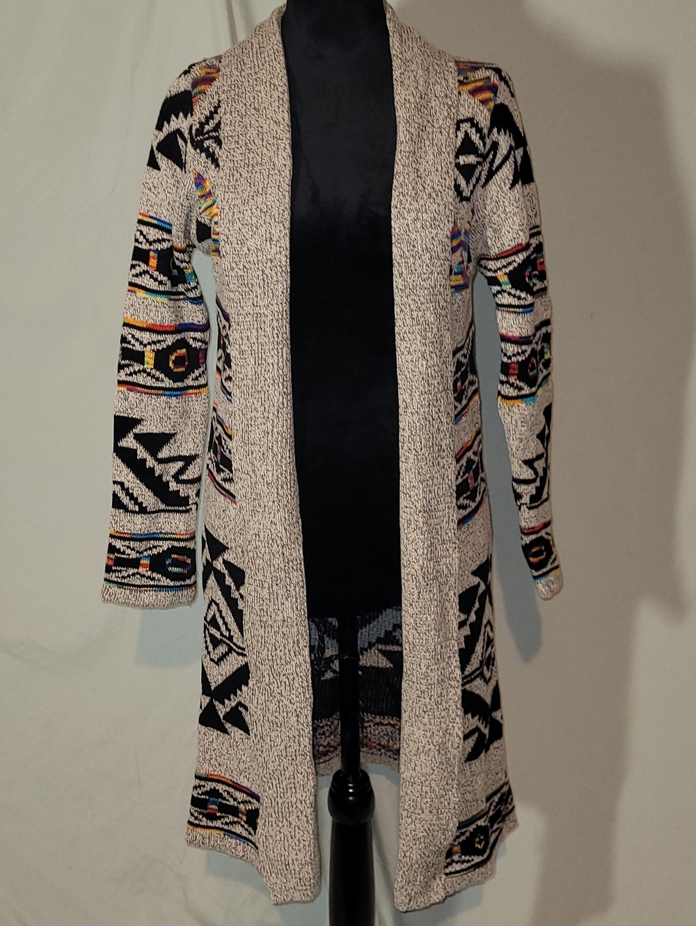 Northern Angel, Long Open-Front Aztec Cardigan Sweater in Cream and Black, S